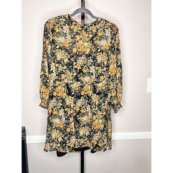 Knot Sisters Dresses & Skirts - ☀️Knot Sisters Floral Print Puff Sleeve Mini Dress Black/Yellow Women's Size M